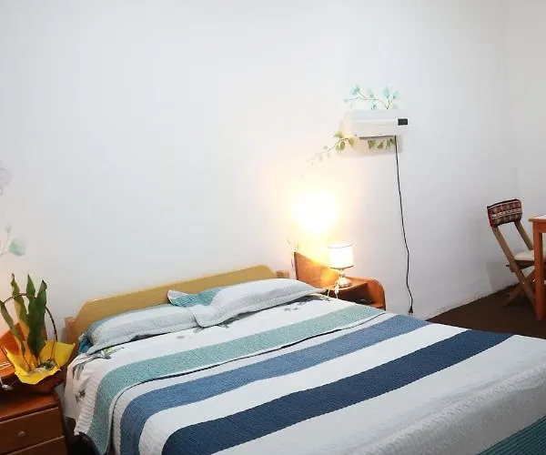 Bed and breakfast Tiyana House *